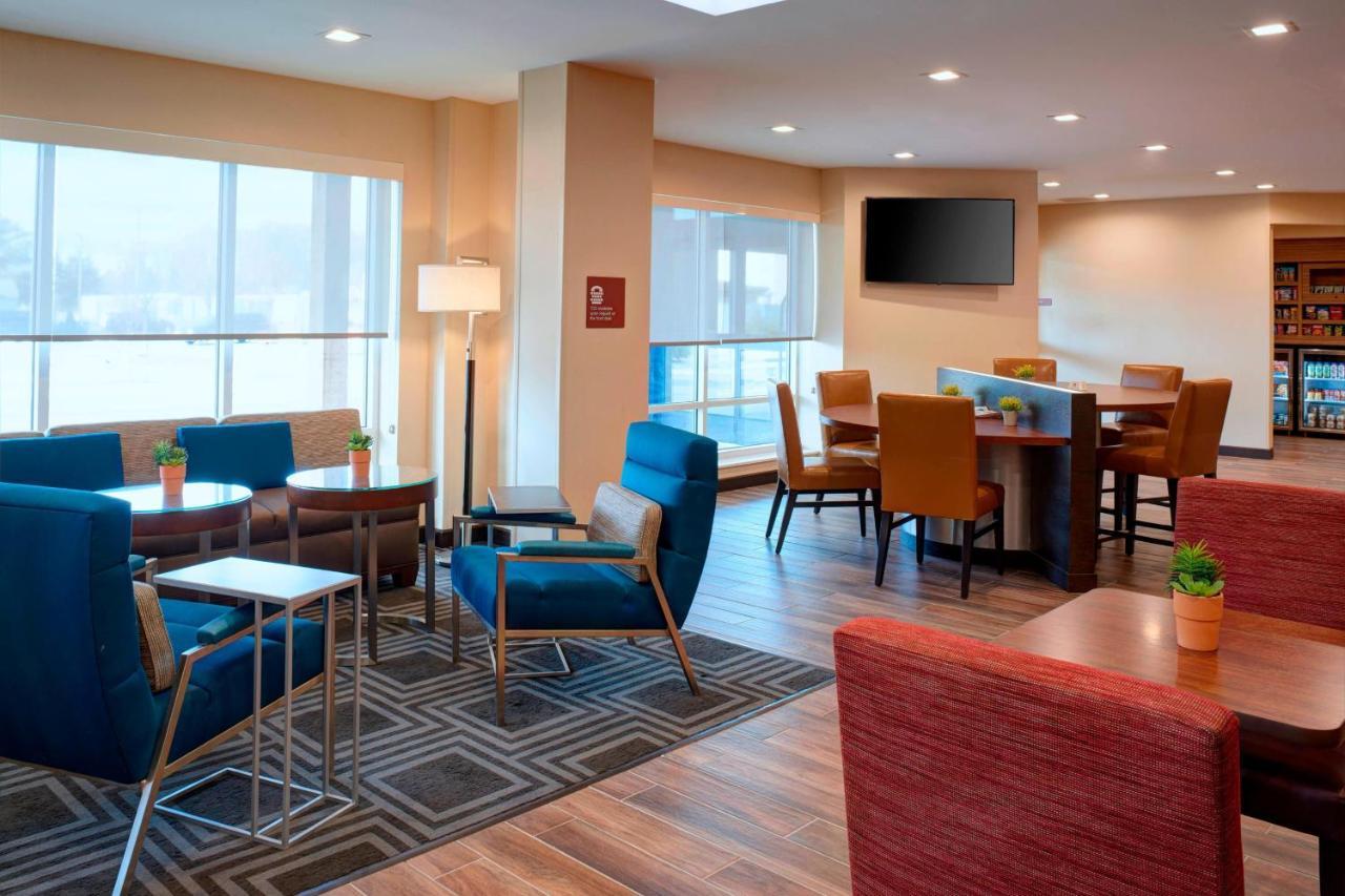 Towneplace Suites By Marriott Grand Rapids Airport Exteriör bild